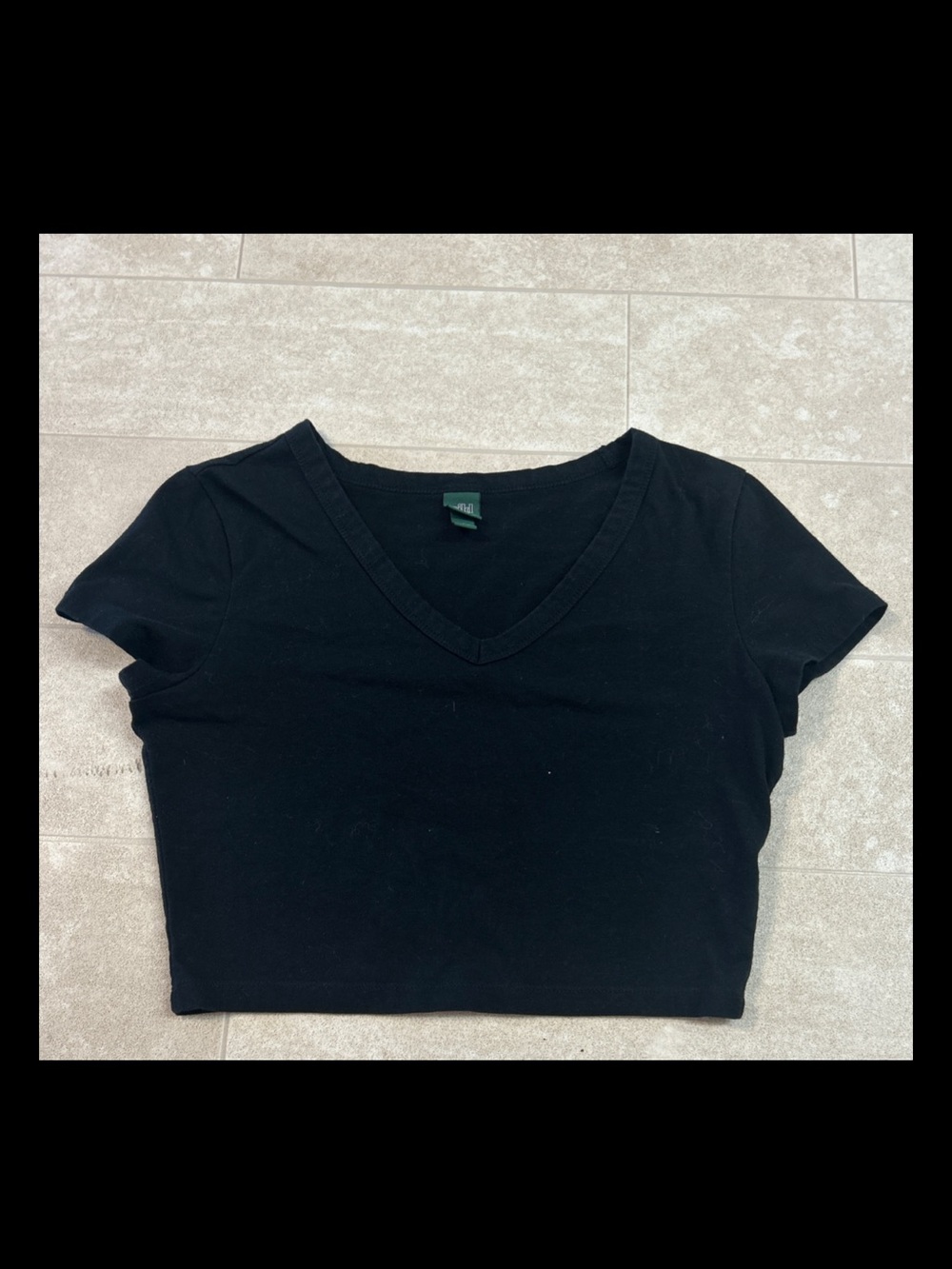 Wild Fable Women's Short Sleeve Cropped T-Shirt Black Size M Crop Top V Neck
